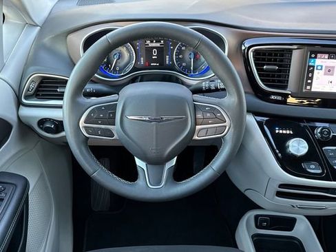 Used 2024 Chrysler Voyager LX image 15