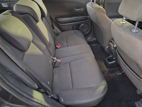 Used 2018 Honda HR-V LX image 12