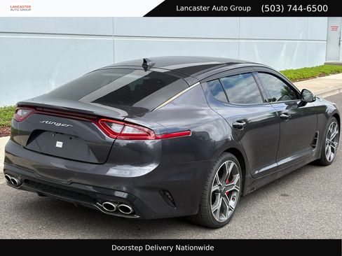 Used 2018 Kia Stinger GT1 AWD/4WD image 4