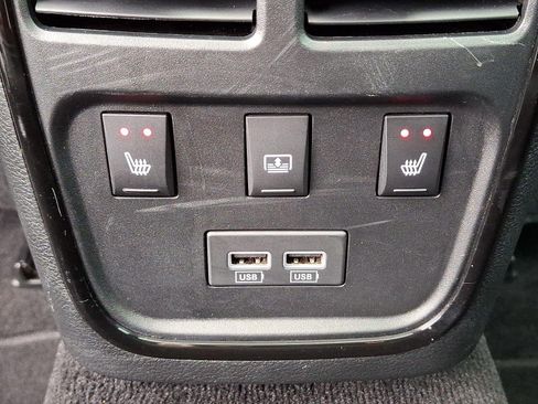 Used 2023 Chrysler 300 S w/ Comfort Group RWD image 11