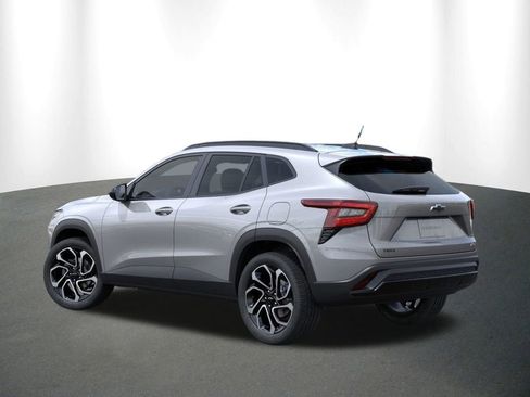 New 2026 Chevrolet Trax RS w/ Sunroof Package FWD image 4