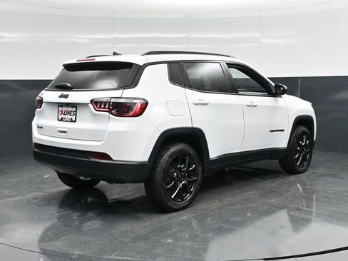 New 2026 Jeep Compass Latitude AWD/4WD image 12