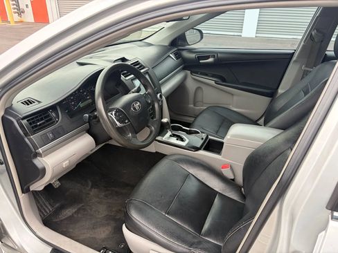 Used 2014 Toyota Camry L FWD image 11