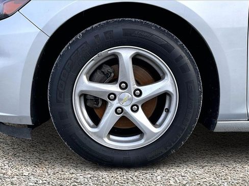 Used 2018 Chevrolet Malibu LS image 8