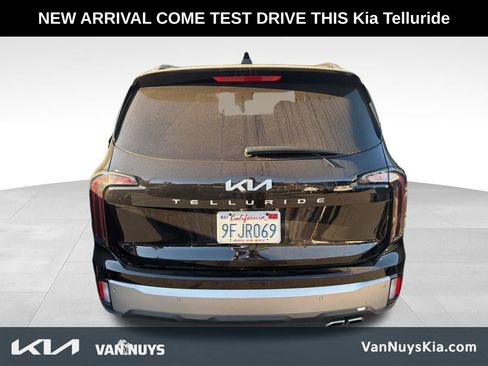 Used 2023 Kia Telluride SX image 3