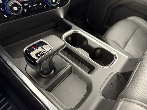 Used 2022 Chevrolet Silverado 1500 LTZ w/ Z71 Off-Road Package image 29