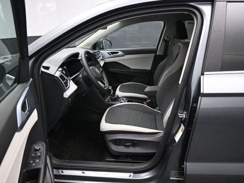 New 2026 Volkswagen Taos SE AWD/4WD image 9