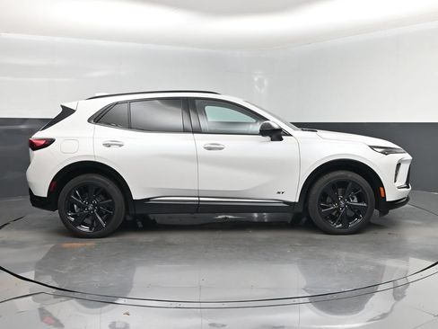 Used 2025 Buick Envision Sport Touring AWD/4WD image 2