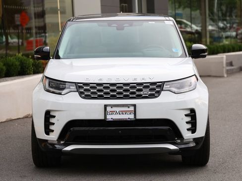 Used 2025 Land Rover Discovery Metropolitan Edition AWD/4WD image 5