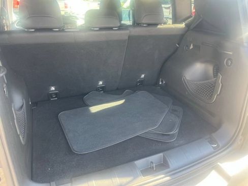 Used 2019 Jeep Renegade Sport w/ Sport Appearance Group AWD/4WD image 28