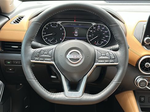 Used 2024 Nissan Sentra SV w/ SV Premium Package FWD image 28
