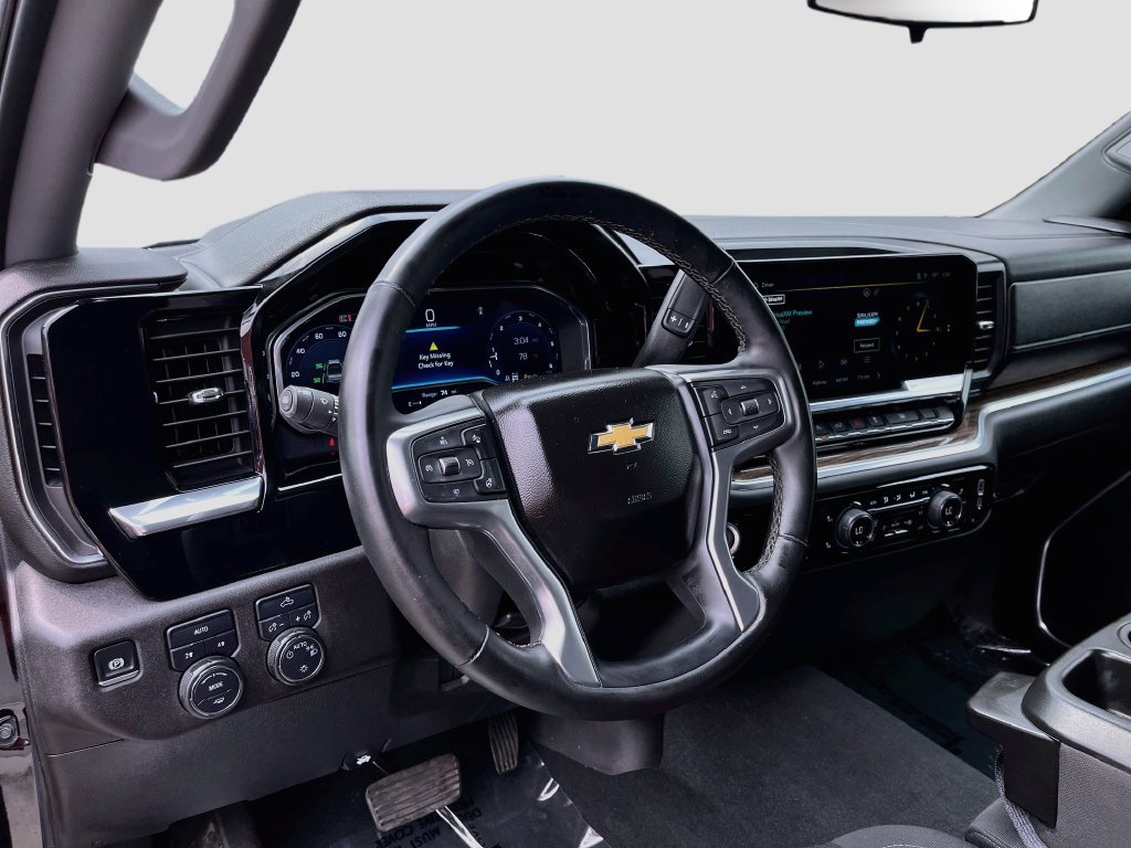 Used 2025 Chevrolet Silverado 1500 LT AWD/4WD image 9