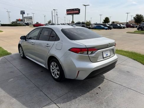 Used 2026 Toyota Corolla LE FWD image 7