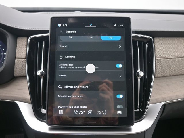 New 2026 Volvo XC90 T8 Plus AWD/4WD image 18
