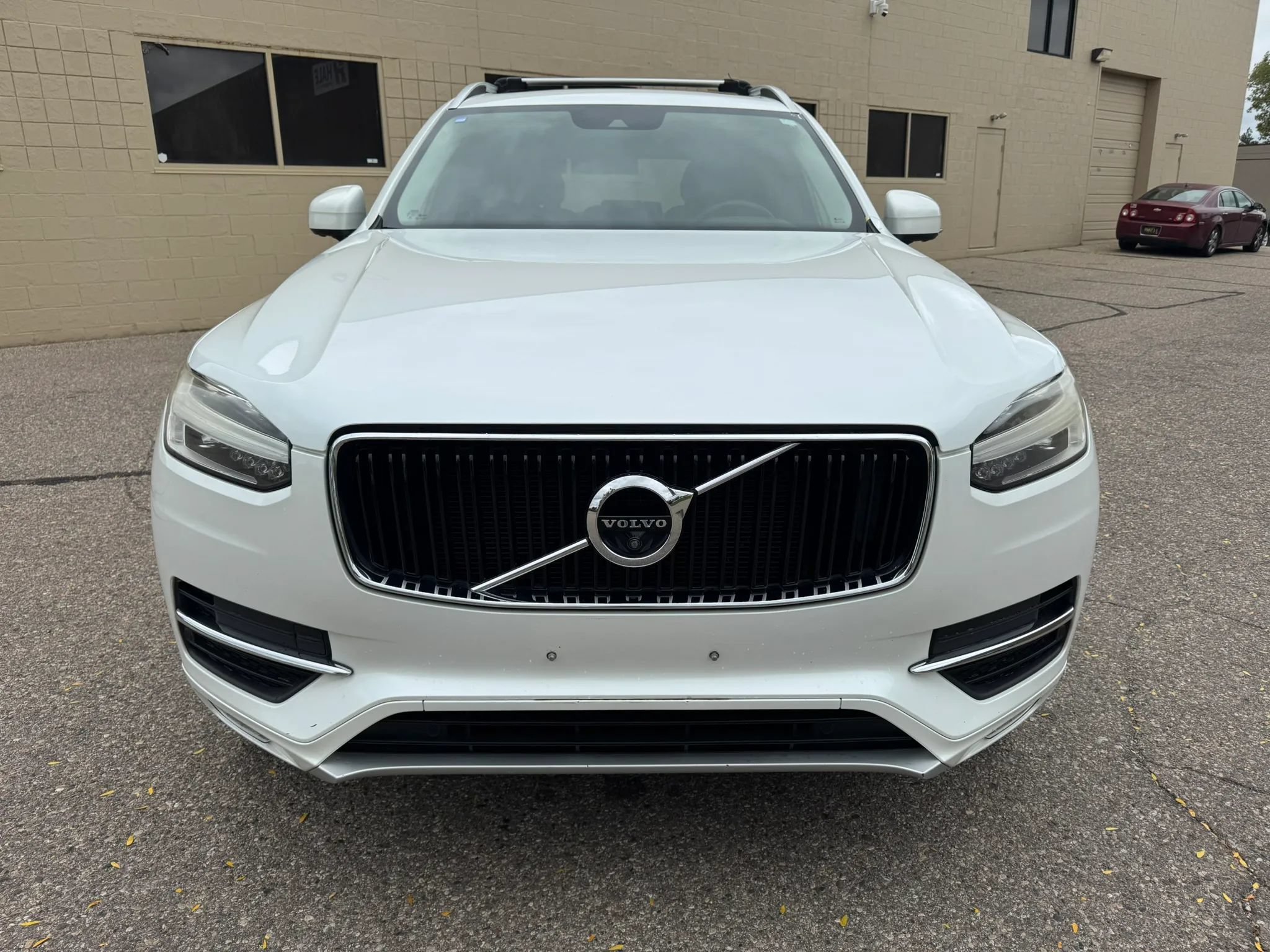 Used 2017 Volvo XC90 T6 Momentum w/ Vision Package AWD/4WD image 2