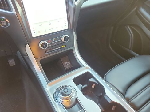 Used 2024 Ford Edge SEL w/ Convenience Package image 33