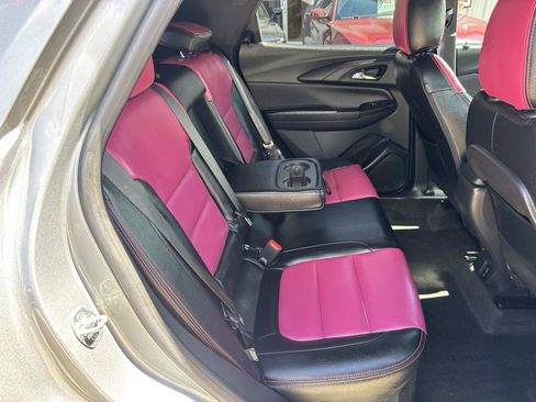 Used 2023 Chevrolet TrailBlazer RS w/ Sun and Liftgate Package FWD image 9