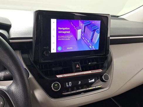 Used 2025 Toyota Corolla LE image 28