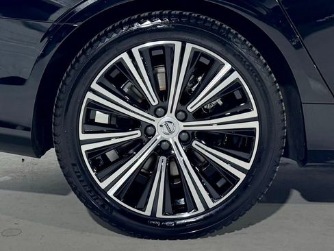 Used 2023 Volvo S90 B6 Plus image 29