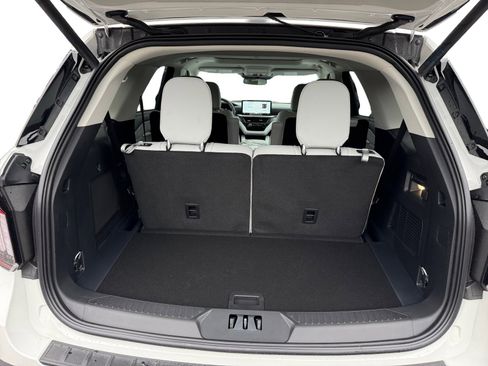 New 2026 Ford Explorer Platinum w/ LUX Leather Package image 17