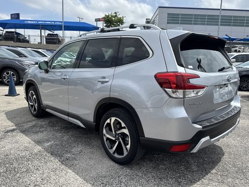 Used 2023 Subaru Forester Touring w/ Popular Package #3 AWD/4WD image 5