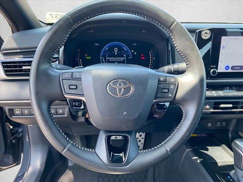 Used 2025 Toyota Camry SE FWD image 28