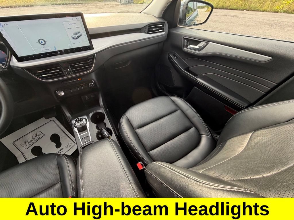 Certified 2025 Ford Escape Platinum AWD/4WD image 12