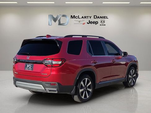 Used 2025 Honda Pilot Touring image 5