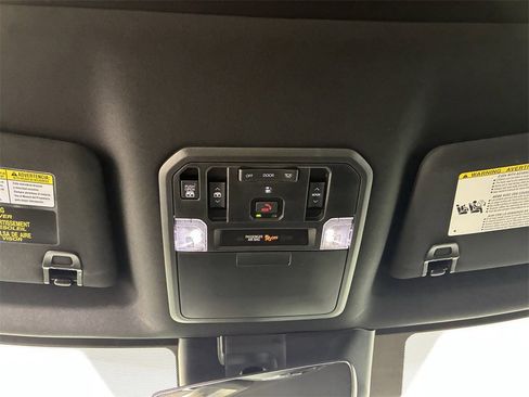 Used 2025 Toyota Tundra Limited image 27