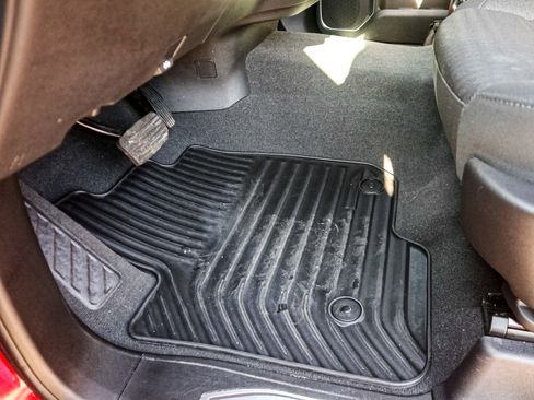 Used 2023 Chevrolet Silverado 1500 LT image 16