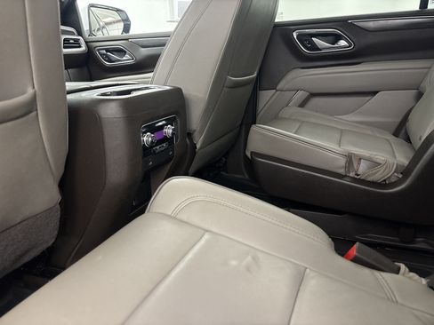 Used 2023 GMC Yukon SLT RWD image 18