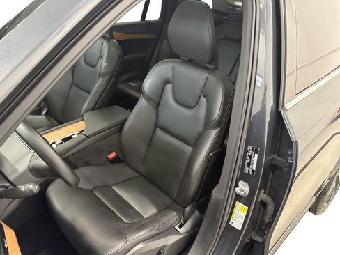 Used 2022 Volvo XC90 T6 Momentum w/ Advanced Package AWD/4WD image 11