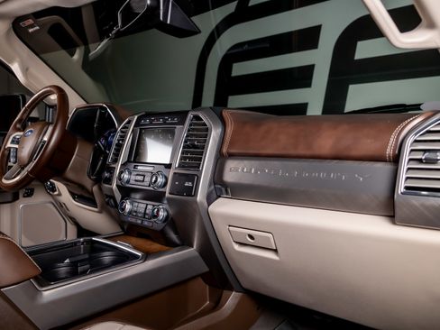 Used 2019 Ford F450 Limited image 37