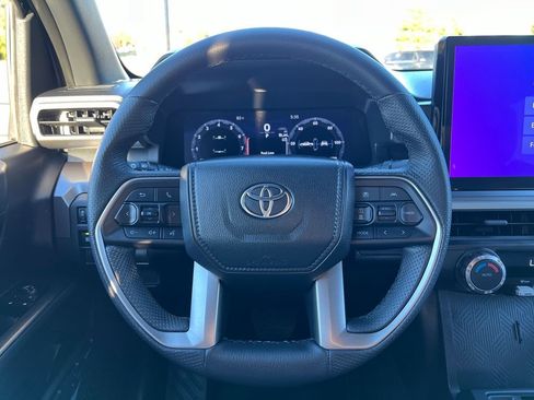 Used 2024 Toyota Tacoma TRD Off-Road image 15