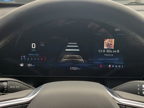 Used 2025 Chevrolet Equinox LT image 23