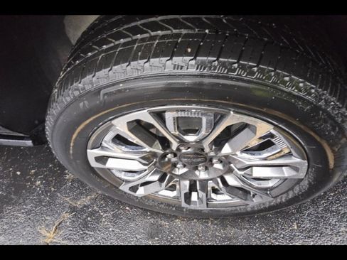 Certified 2024 GMC Yukon XL Denali Ultimate image 5