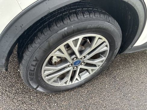 Used 2022 Ford Escape SEL image 15