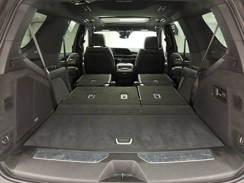 Used 2022 Cadillac Escalade Premium Luxury AWD/4WD image 34
