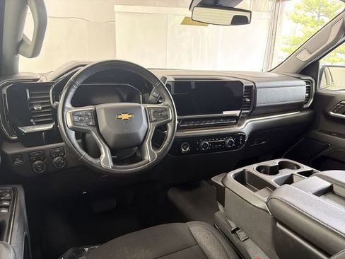 Certified 2024 Chevrolet Silverado 1500 LT AWD/4WD image 17