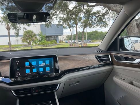 New 2026 Volkswagen Atlas SE FWD image 10