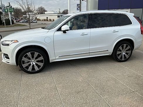 Used 2024 Volvo XC90 T8 Ultimate w/ Protection Package Premier image 11