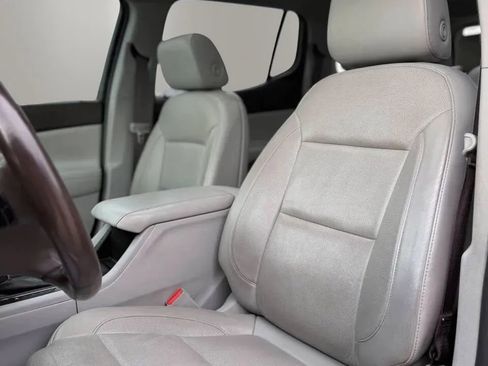 Used 2018 GMC Acadia SLT w/ LPO, Black Accent Package AWD/4WD image 11