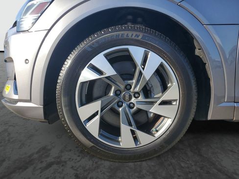 Used 2022 Audi e-tron Premium w/ Convenience Plus Package image 6