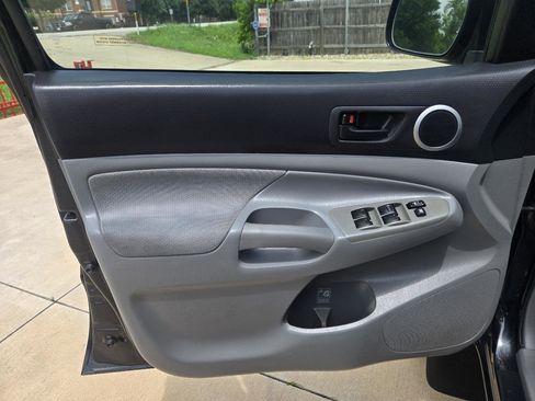 Used 2009 Toyota Tacoma PreRunner RWD image 16