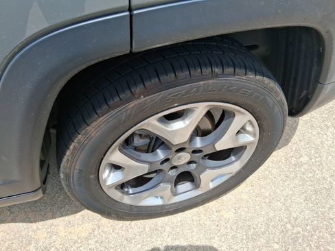 Used 2019 Jeep Compass Limited AWD/4WD image 4