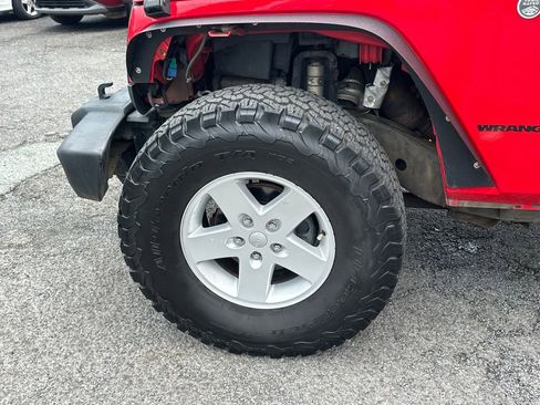 Used 2016 Jeep Wrangler Rubicon w/ Power Convenience Group AWD/4WD image 12