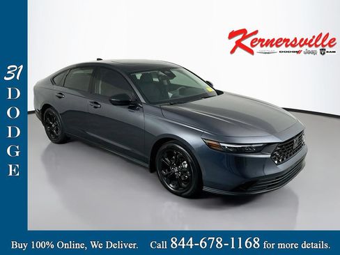 Used 2025 Honda Accord SE image 1