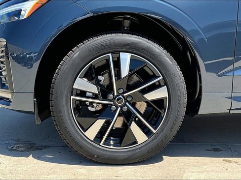 New 2026 Volvo XC60 B5 Core w/ Climate Package image 24