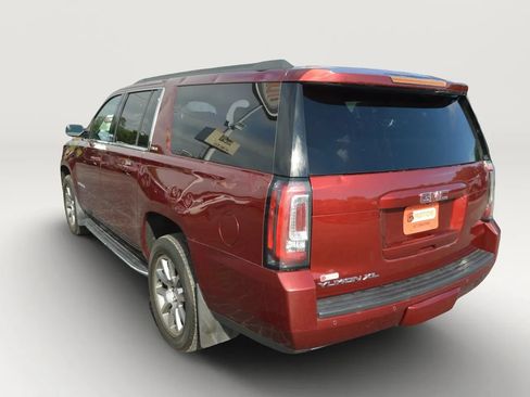 Used 2017 GMC Yukon XL SLE w/ SLE Value Package AWD/4WD image 7