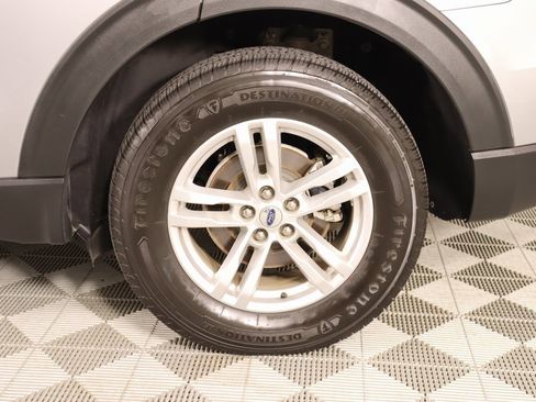 Used 2022 Ford Explorer XLT image 19